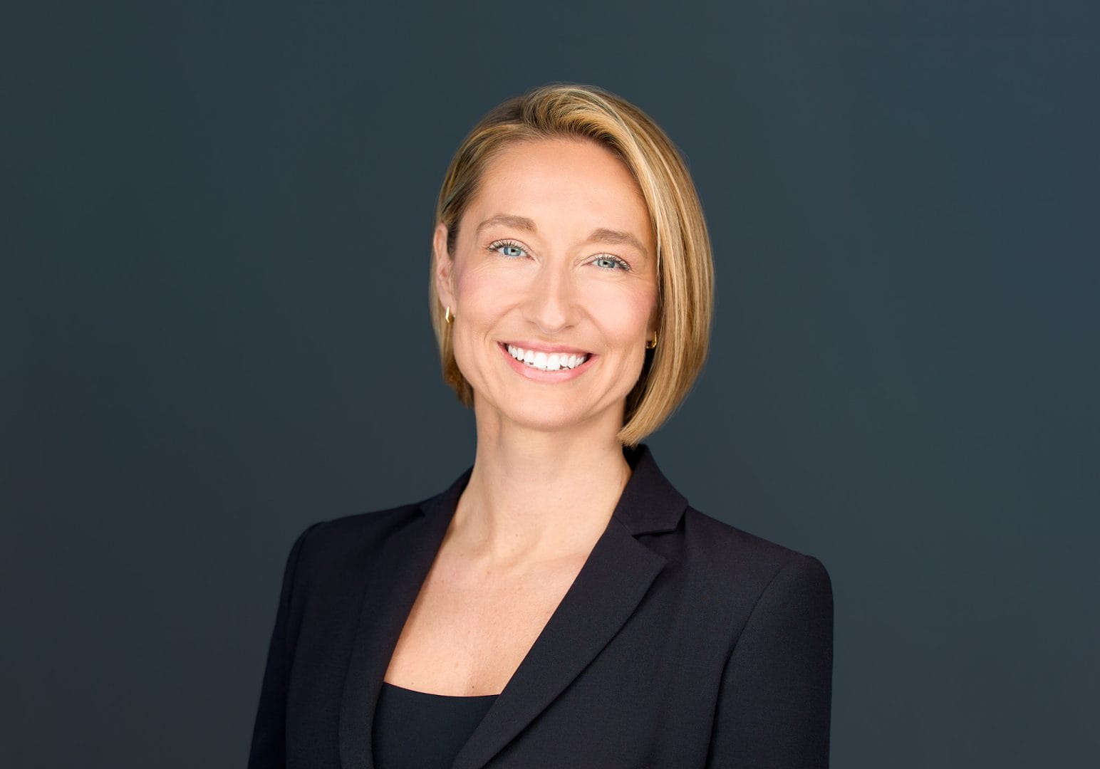 Lisa Aussieker Headshot