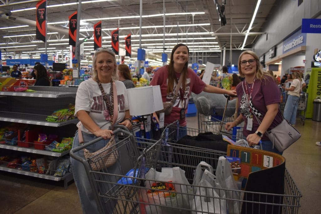 Aligned Data Centers & Ryan Team Up for Start-of-Year Teacher Shopping Spree